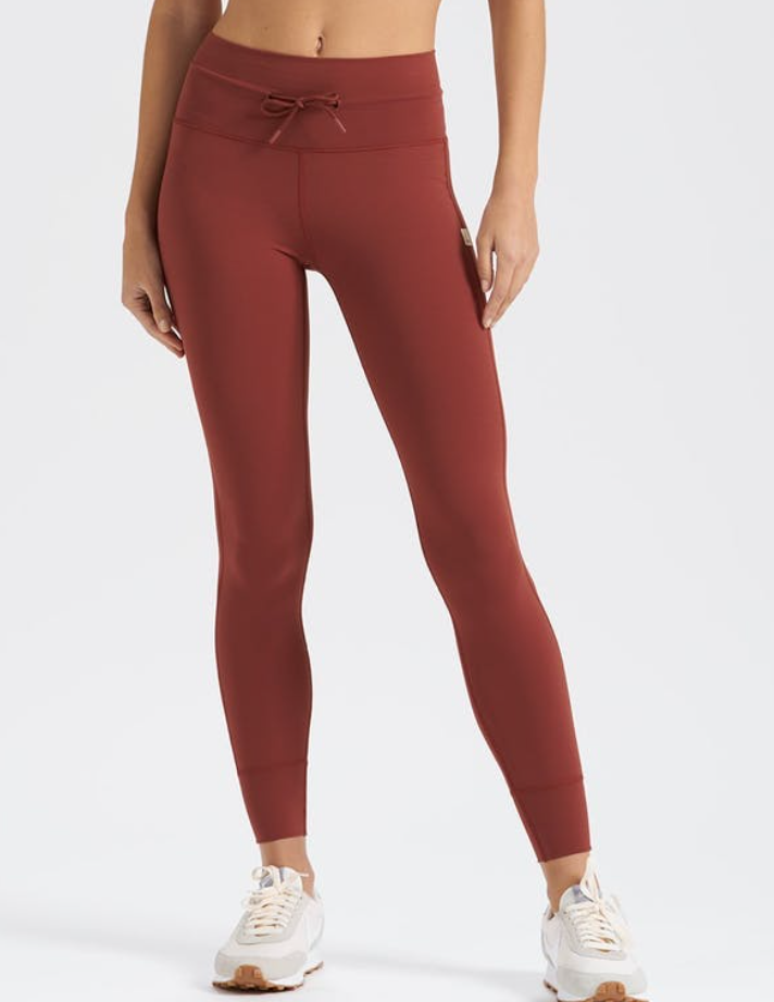 Front view of the Vuori Daily Legging