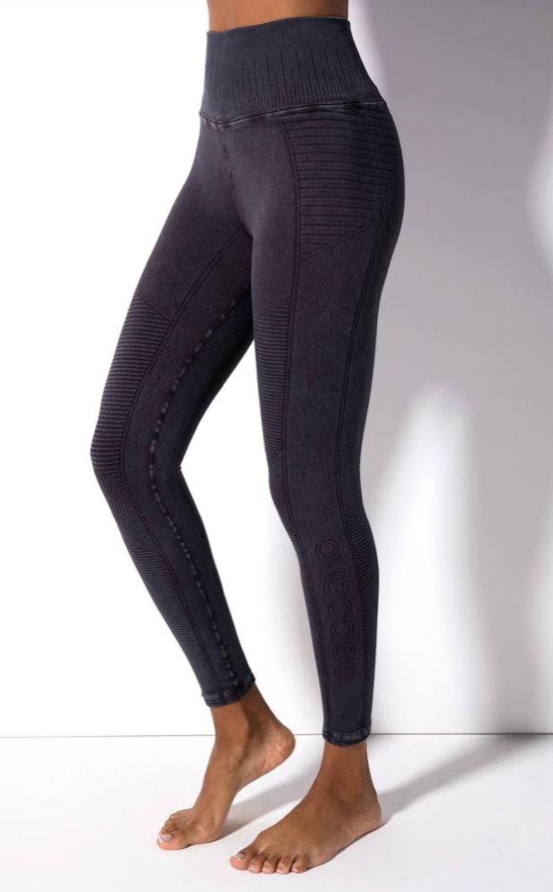 Side view of the Avocado Mid Rise Phoenix Fire Legging in Charcoal