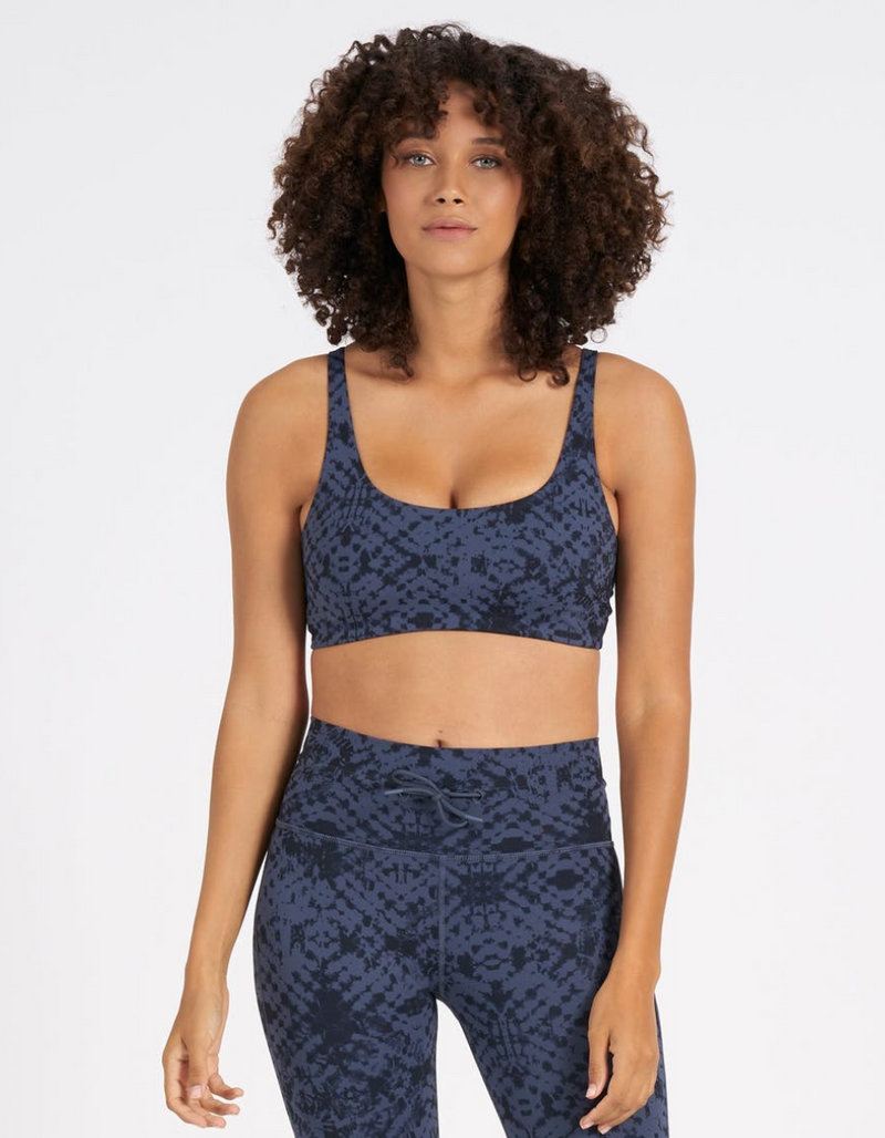 Vuori Yosemite Bra in Ocean Shibori 